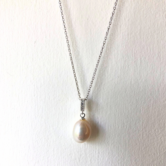 Irregular Pearl Pendant